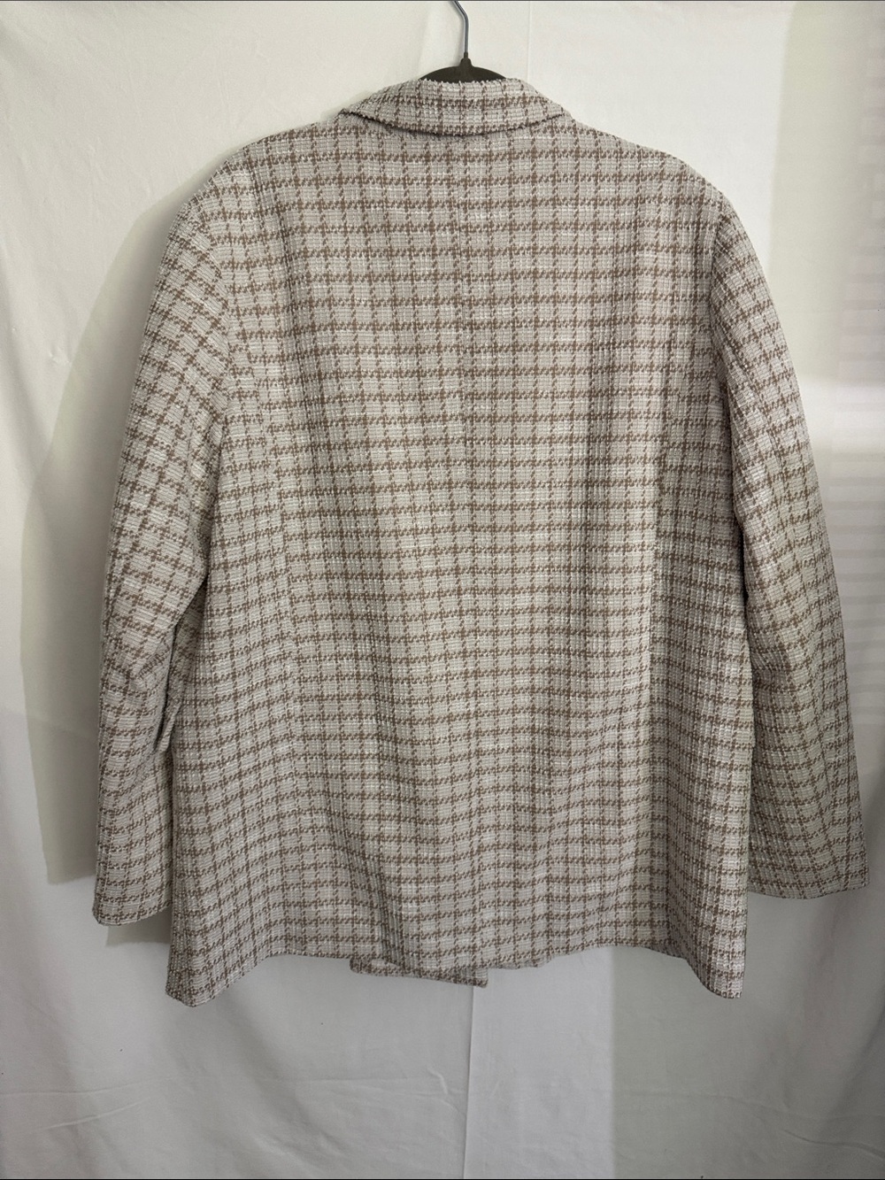 Tailored Double-Breasted Houndstooth Blazer in Cream & Tan - Picture 2 of 8